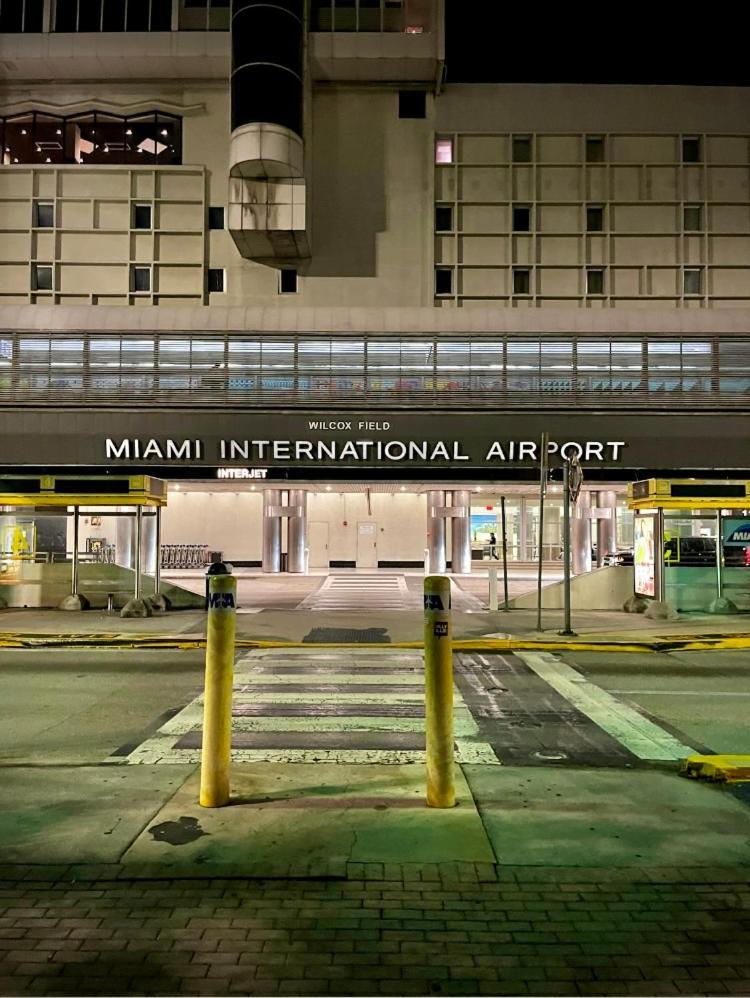 Private Room Near Miami Airport - Free Parking - 01 Buitenkant foto